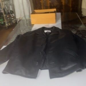 Misty Harbor black 100%leather jacket L